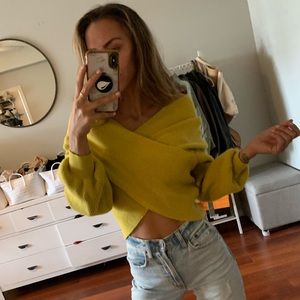 Off the shoulder • Sweater Small